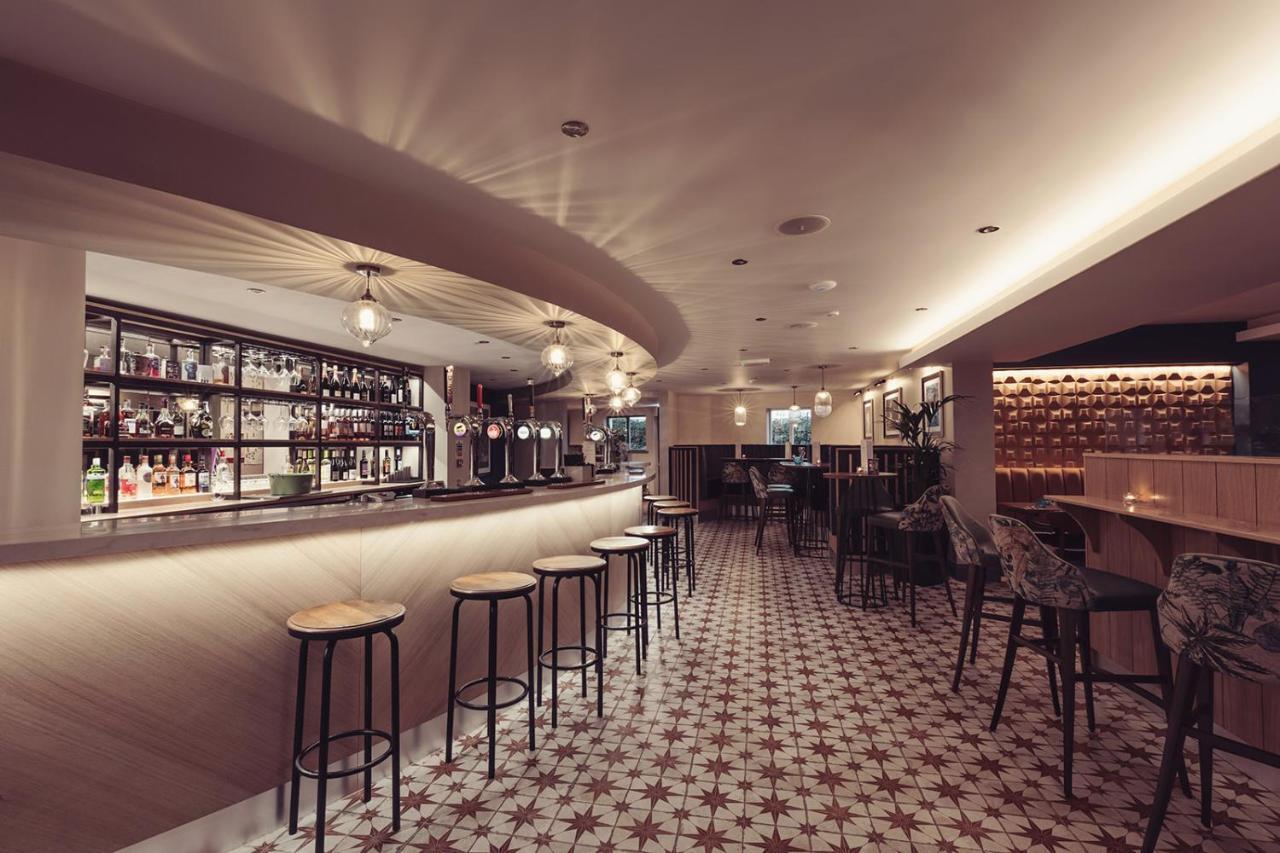 长岛酒店及别墅 康福斯 外观 照片 The bar at the 2018 edition of the London Design Festival