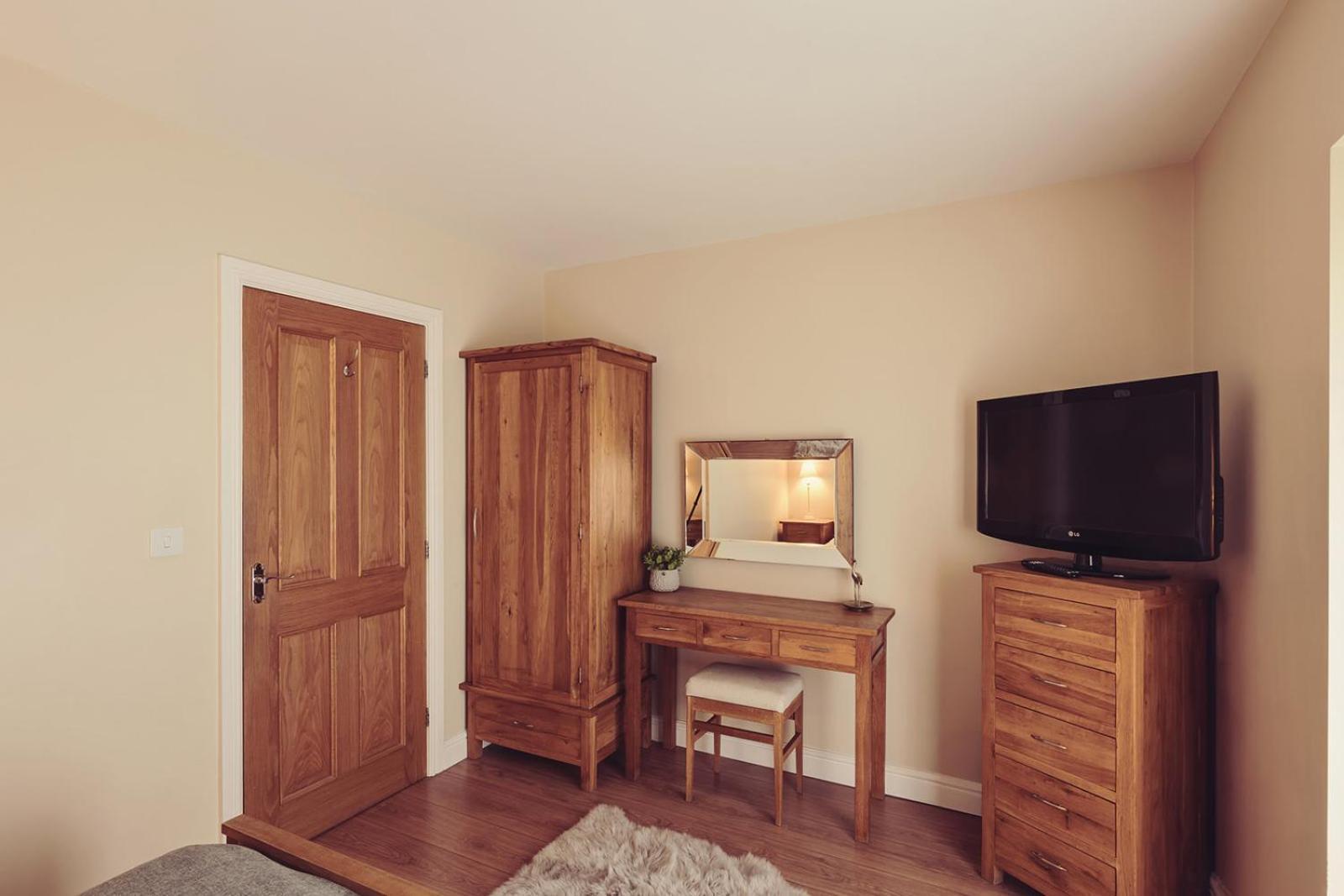 长岛酒店及别墅 康福斯 外观 照片 Oak bedroom furniture